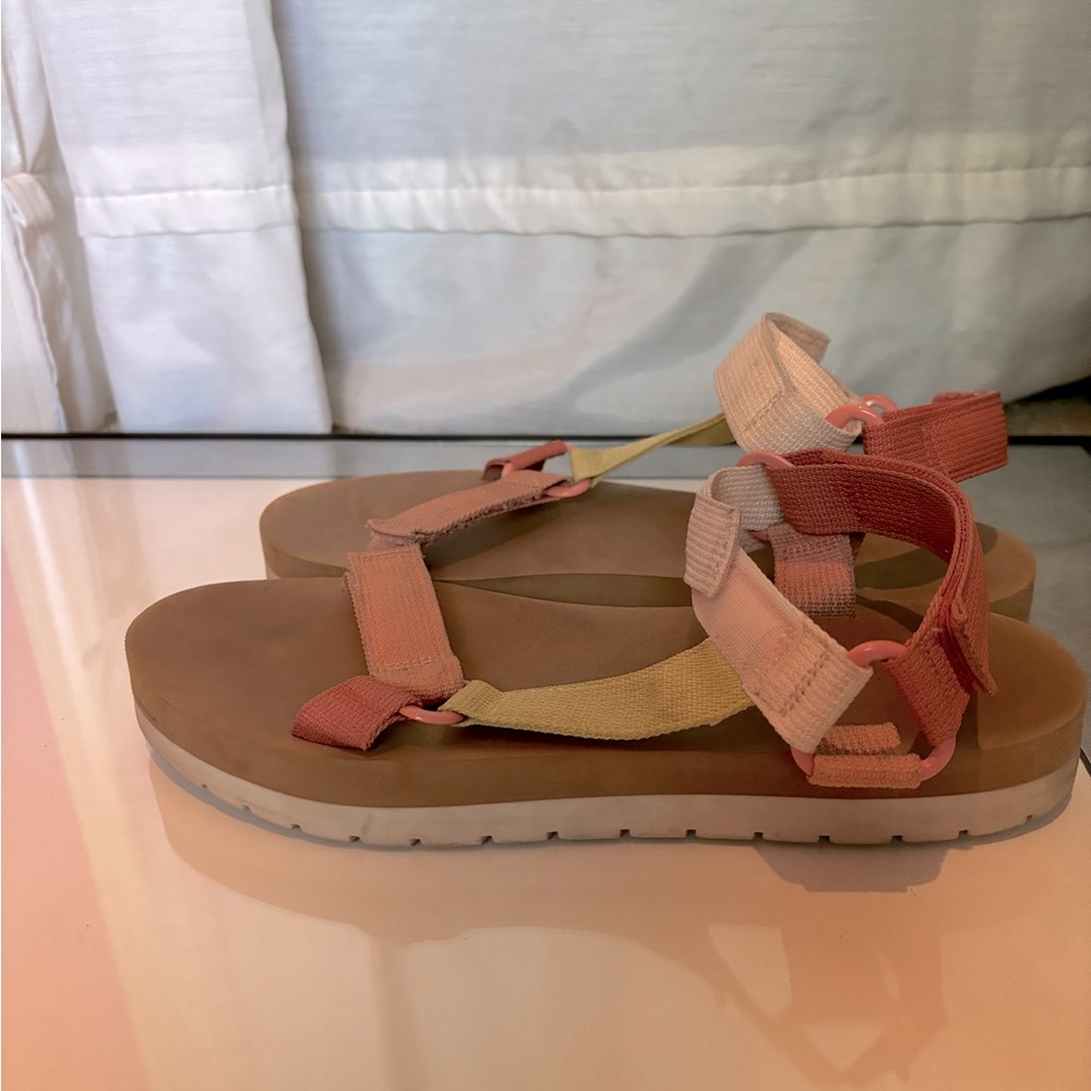 Universal Thread women’s sandals. Size 11. Gently used, price negotiable